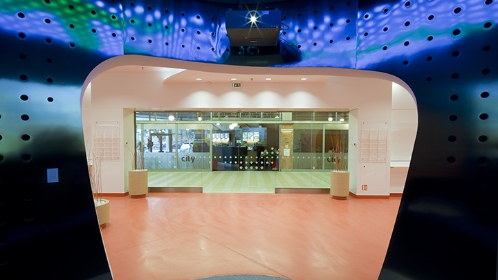 Společnost E.on otevřela na konci roku 2010 zcela nové poradenské centrum. Kromě jiného se zde dozvíte, jak snížit svůj účet za energii.