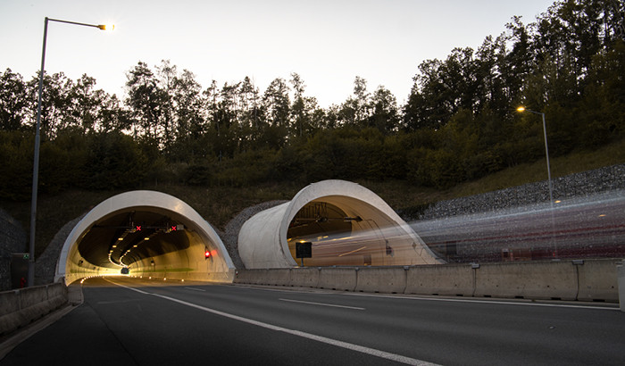 Modernizace osvětlení v tunelu Valík