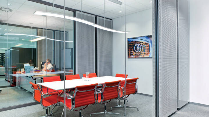 Zasedací místnost Audi osvětlená od společnosti Philips Lighting