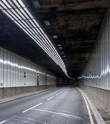 Svítidla LED od společnosti Philips účinně osvětlují Meirský tunel.