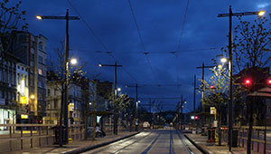 Philips CosmoPolis účinně osvětluje tramvajovou zastávku
