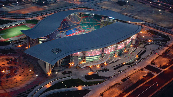 Olympijský stadion Guangzhou osvícený osvětlovacími výrobky společnosti Philips