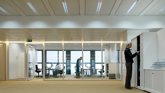 Kancelářské prostory osvětlené dynamickým osvětlením Philips 