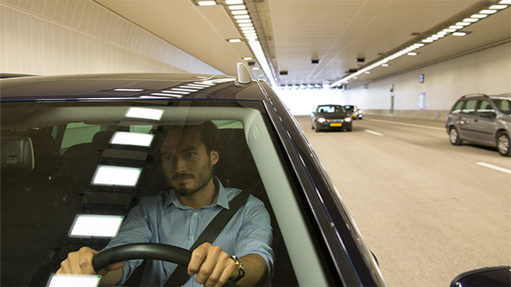 Zachovejte bezpečnost řidičů v celém tunelu pomocí inteligentního osvětlení