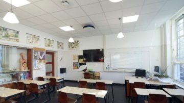 UV-C air disinfection in school buildings
